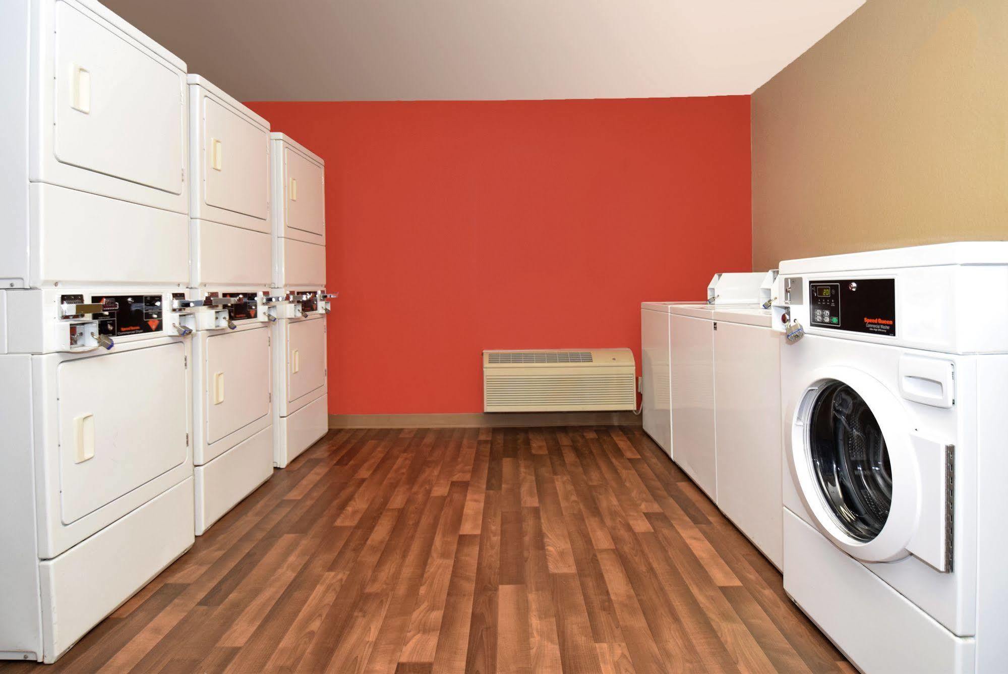 Extended Stay America Select Suites - Denver - Tech Center - Central Гринвуд-Вилледж Экстерьер фото